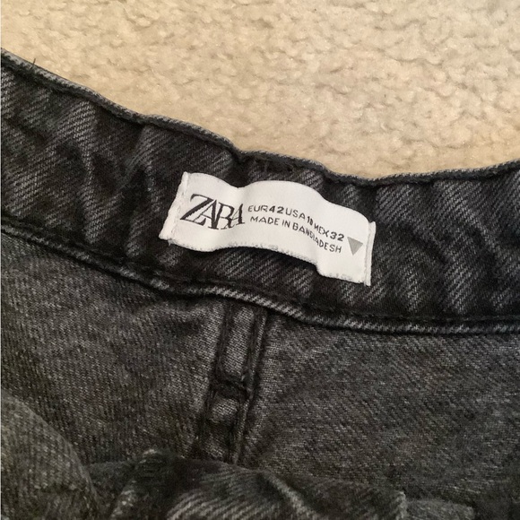 Zara High Rise Black Denim Loose Baggy Jean Shorts 5” inseam size 10/30 Medium. - Picture 2 of 11